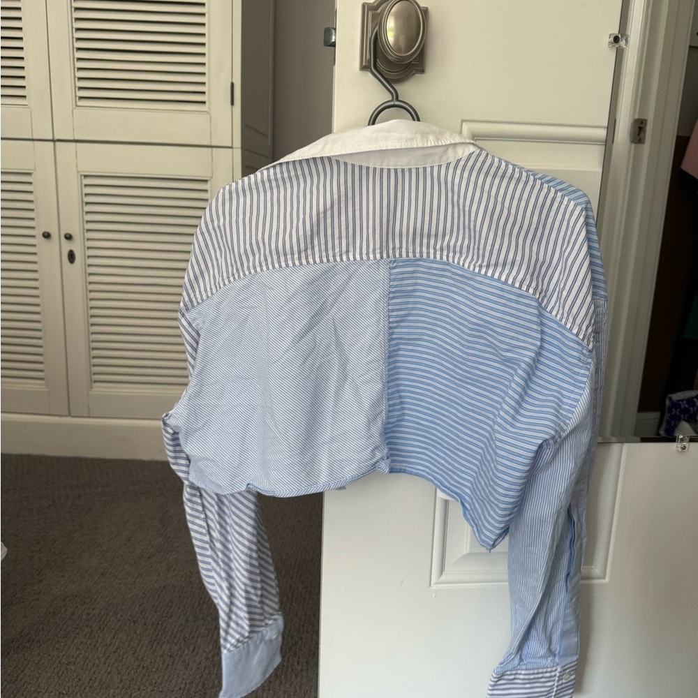 Zara Cropped Button Up Size M - image 2